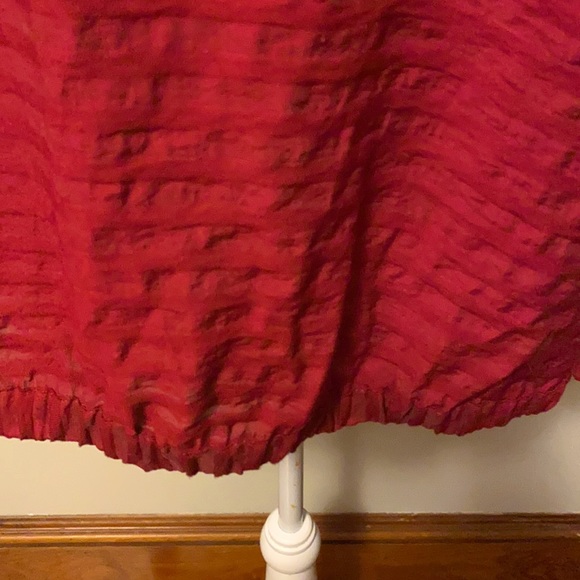 ⚡️⚡️5/$20 ⚡️⚡️LOFT Burgundy Maroon top - Picture 4 of 6